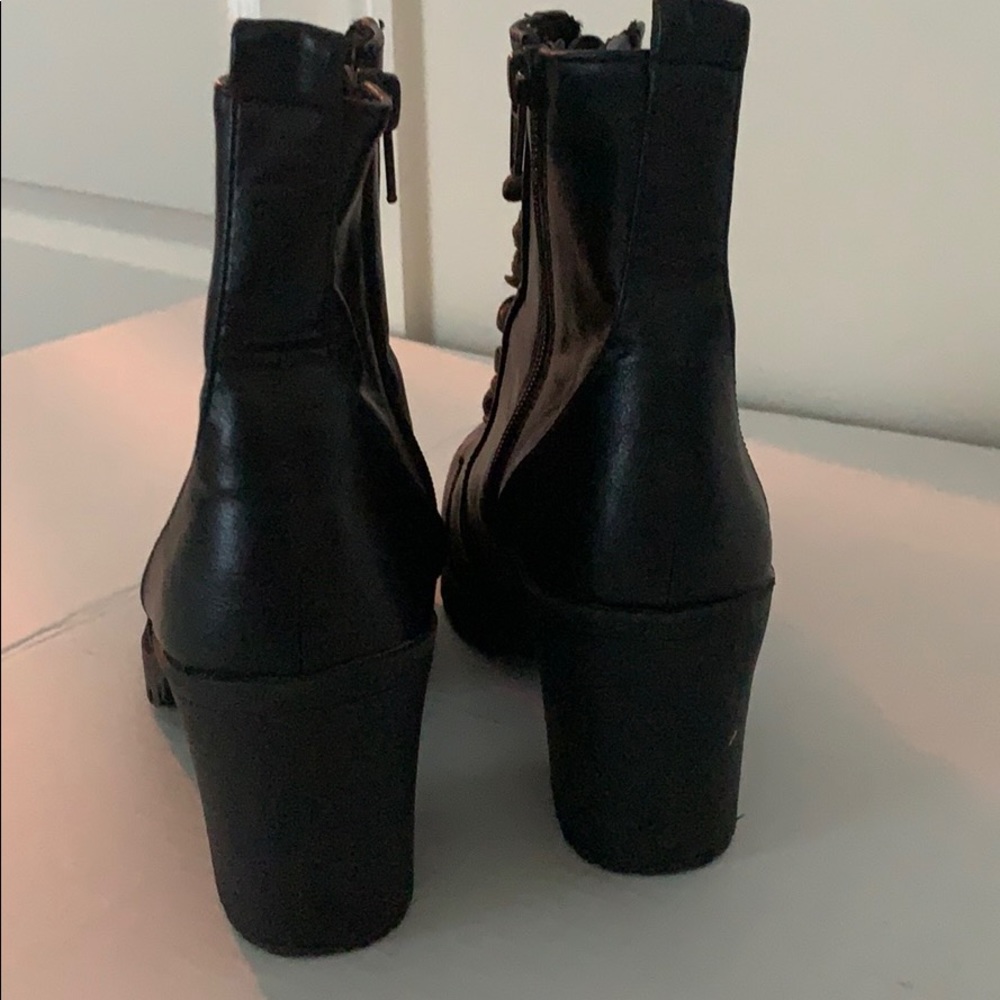 💥Ankle Black Bootie- Size 8.5💥 - Picture 3 of 6